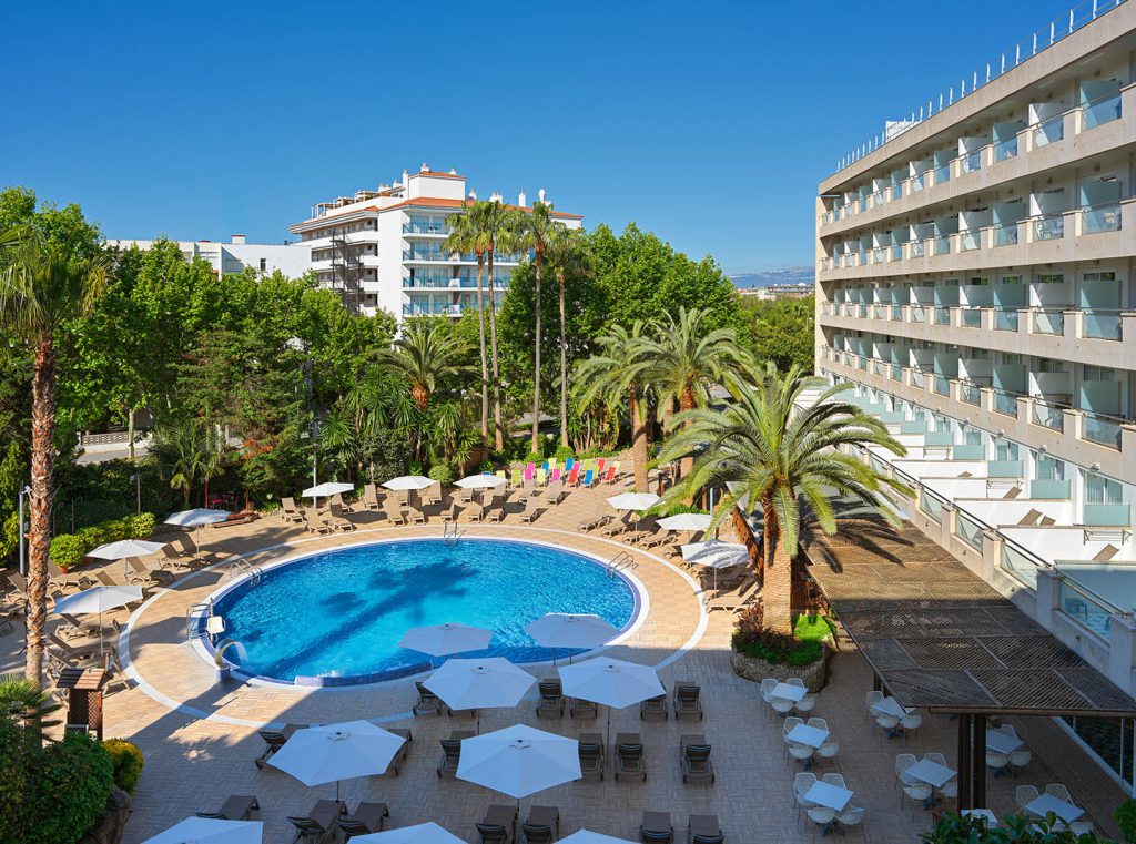 10 Incredible Water Accommodations to Dive Into This Summer Water Accommodations Salou Rooftop Pool Mediterranean Sea View 1024x761